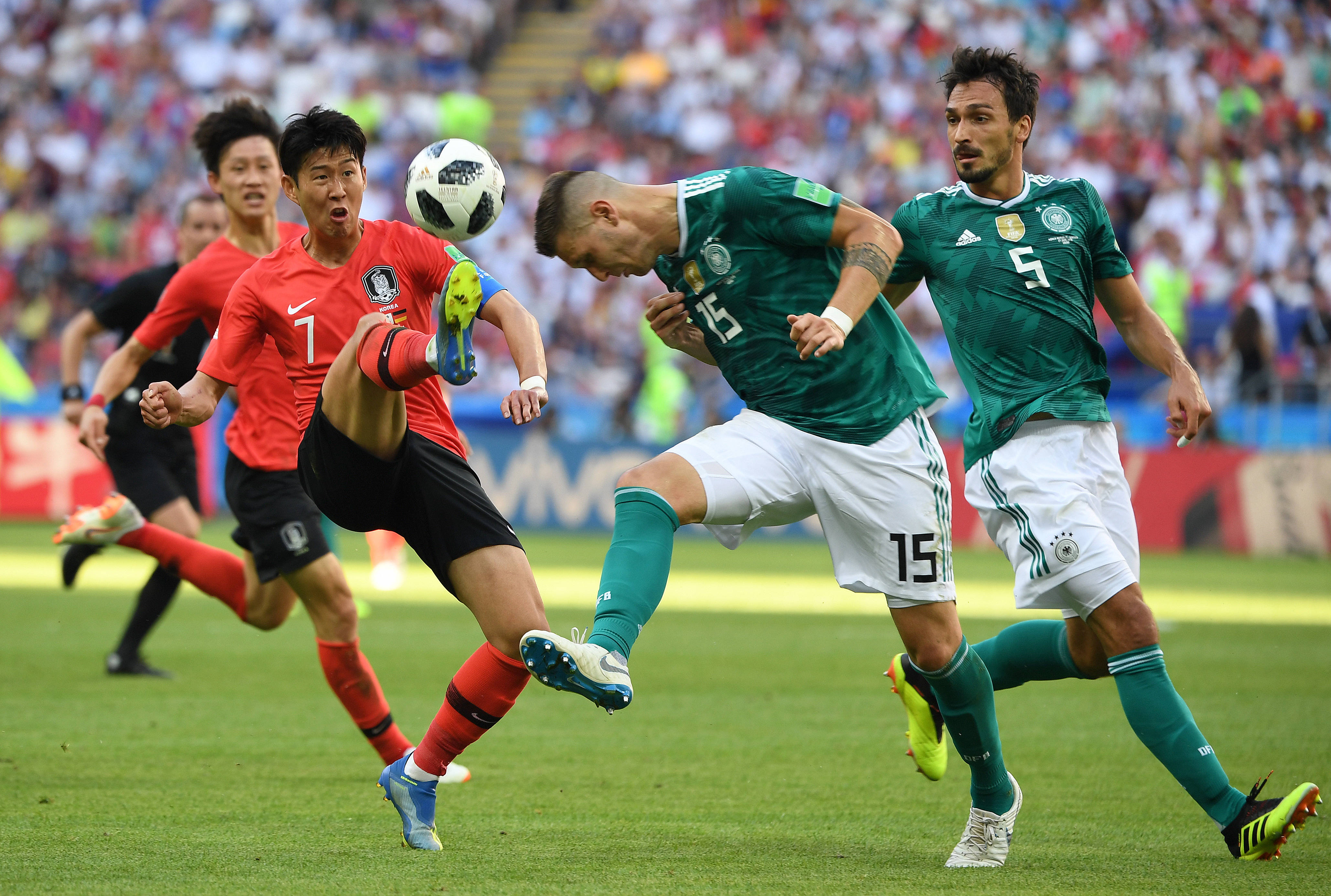 日本队横扫韩国队，梁靖崑带队取胜