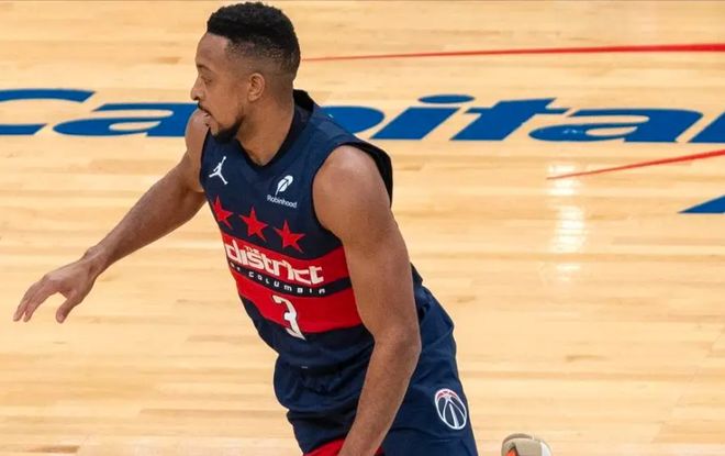 掘金力克土耳其男篮，麦科勒姆关键制胜