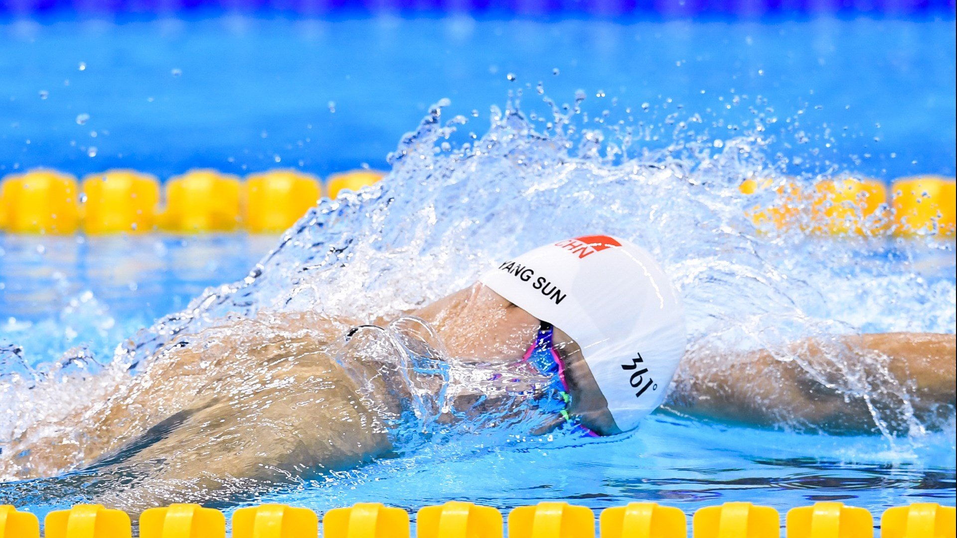 赛道上的逆袭，威廉姆斯鏖战索伯，维斯塔潘关键制胜